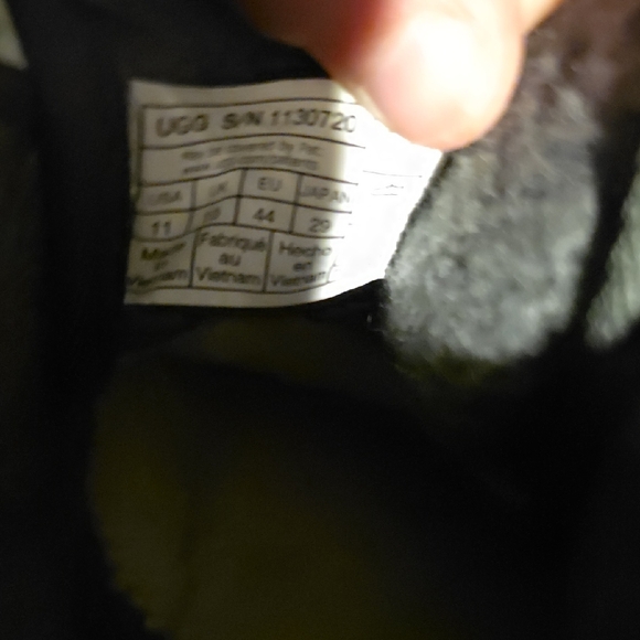 UGG Men's Charcoal Gray Boots - Picture 16 of 16